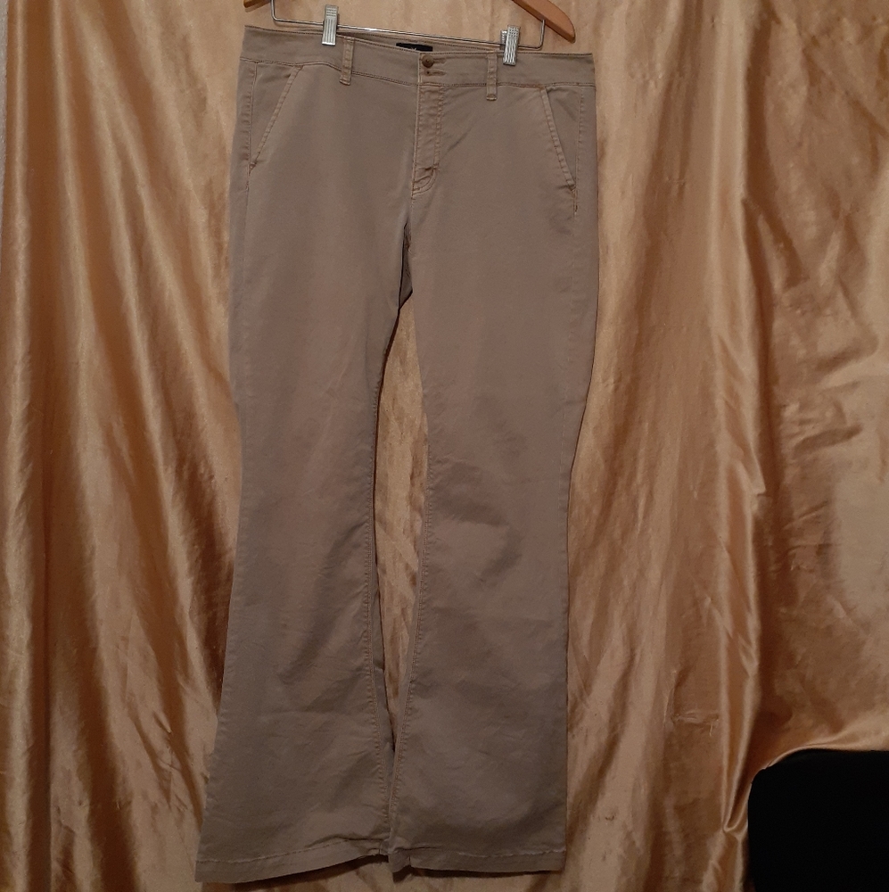 American eagle outfitters khaki pants